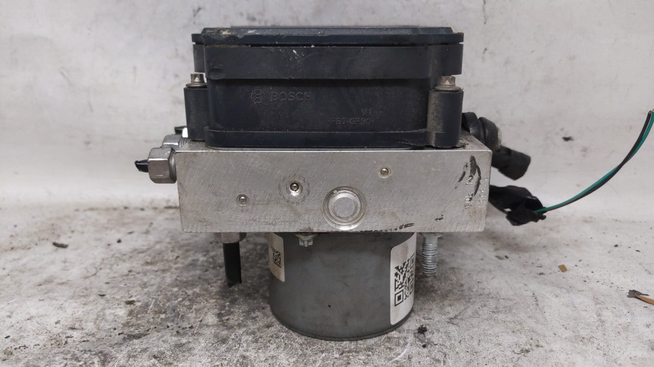 2016 Chrysler 200 ABS Pump Control Module Replacement P/N:68267002AC 68293539AB Fits Fits 2015 OEM Used Auto Parts - Oemused