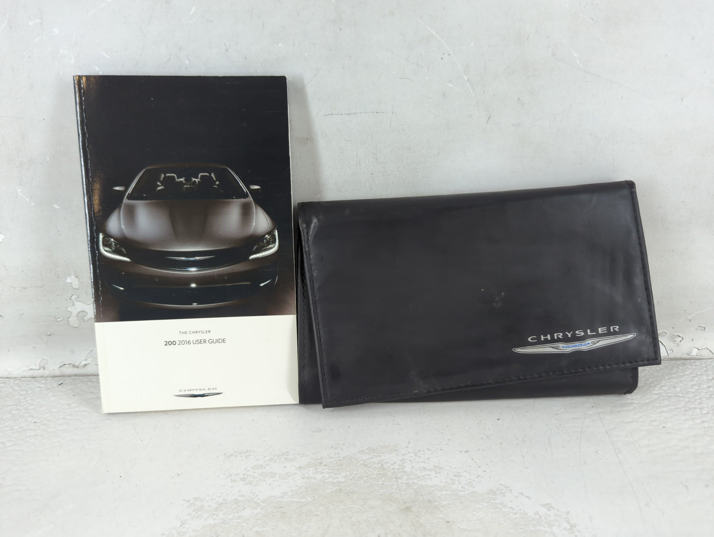 2016 Chrysler 200 Owners Manual Book Guide P/N:16UF-926-AA OEM Used Auto Parts - Oemusedautoparts1.com