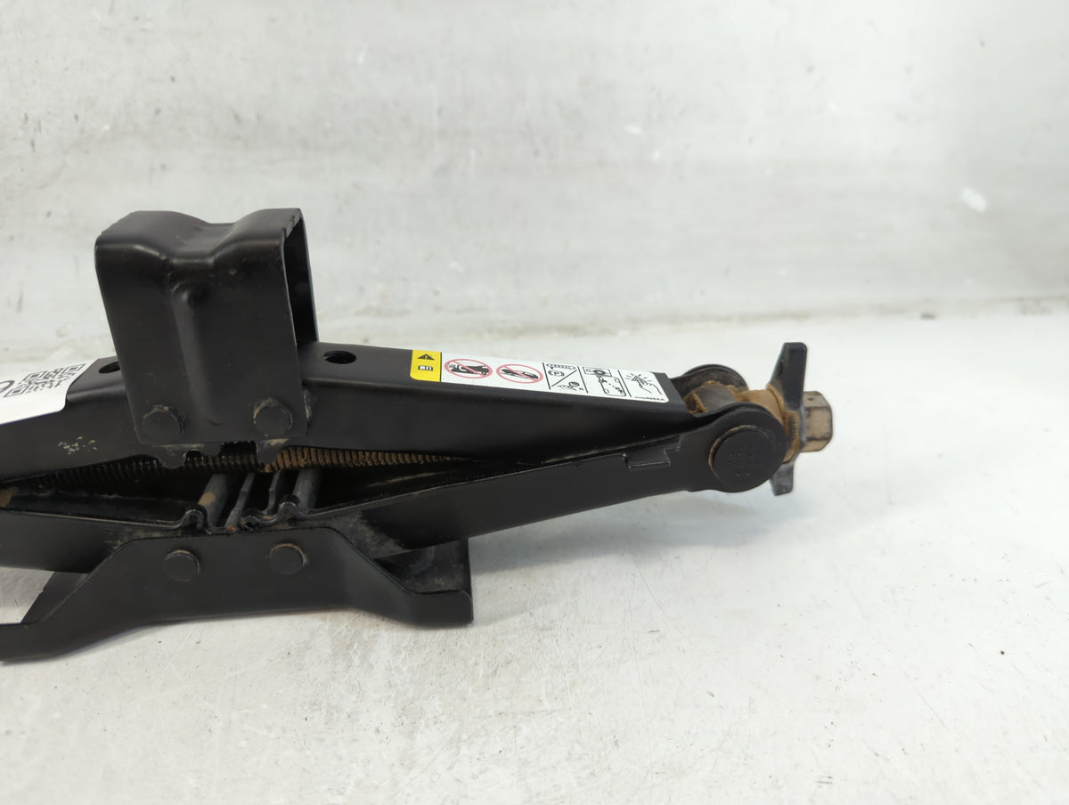 2016 Chrysler 200 Spare Scissor Car Jack 1071549 - Oemusedautoparts1.com