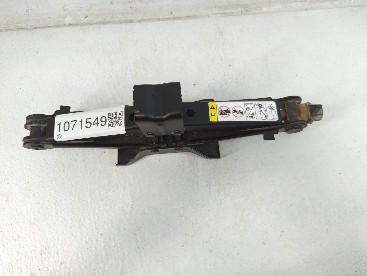 2016 Chrysler 200 Spare Scissor Car Jack 1071549 - Oemusedautoparts1.com