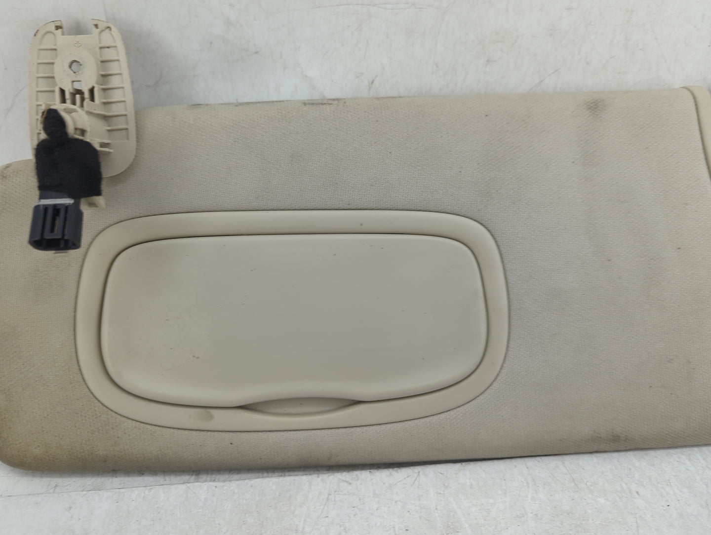 2016-2017 Chrysler 200 Sun Visor Shade Replacement Passenger Right Mirror Fits Fits 2016 2017 OEM Used Auto Parts - Oemuseda