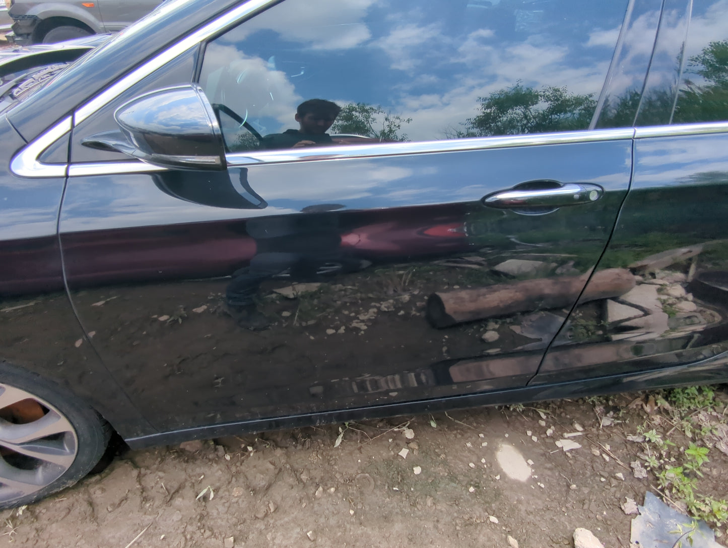 2015-2017 Chrysler 200 Driver Front Door Oem - Oemusedautoparts1.com