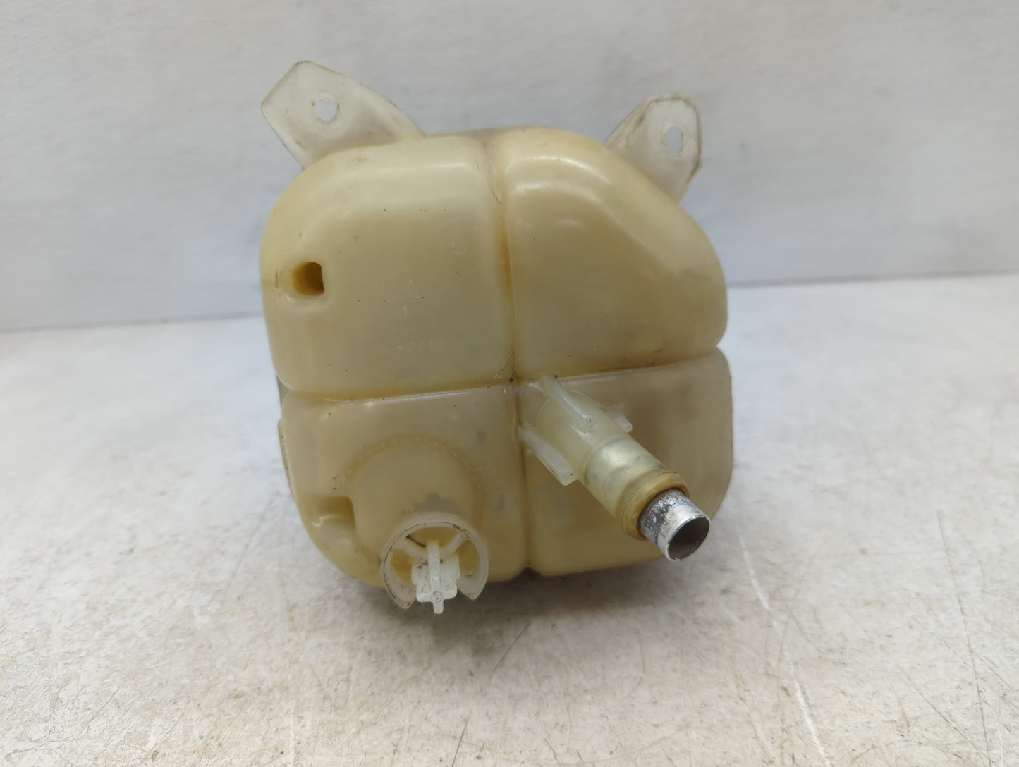 2015-2017 Chrysler 200 Radiator Coolant Overflow Expansion Tank Bottle 1103351 - Oemusedautoparts1.com