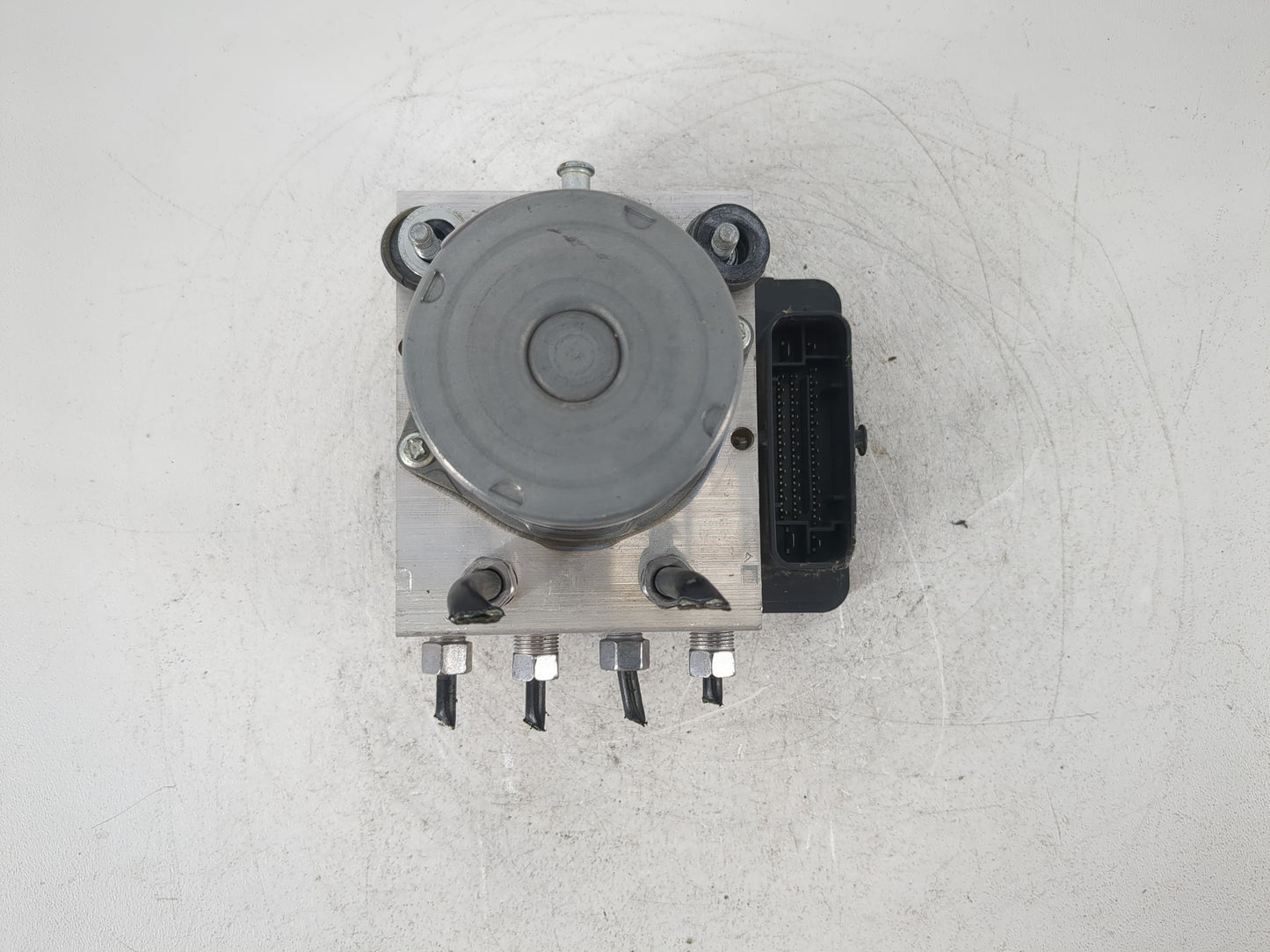 2016 Chrysler 200 ABS Pump Control Module Replacement P/N:P68267002AC Fits OEM Used Auto Parts - Oemusedautoparts1.com