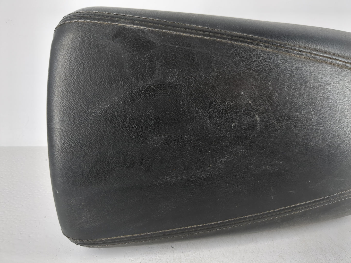 2015-2017 Chrysler 200 Center Console Armrest Cover Lid Fits Fits 2015 2016 2017 OEM Used Auto Parts - Oemusedautoparts1.com