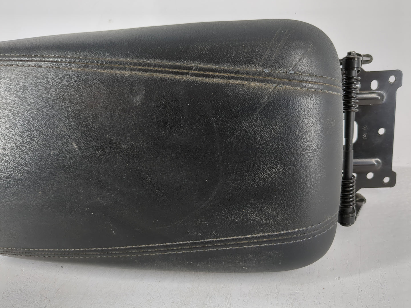 2015-2017 Chrysler 200 Center Console Armrest Cover Lid Fits Fits 2015 2016 2017 OEM Used Auto Parts - Oemusedautoparts1.com