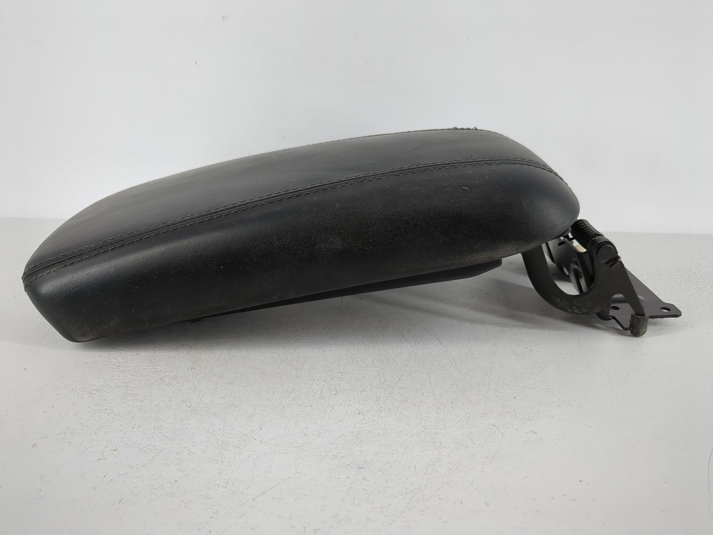 2015-2017 Chrysler 200 Center Console Armrest Cover Lid Fits Fits 2015 2016 2017 OEM Used Auto Parts - Oemusedautoparts1.com