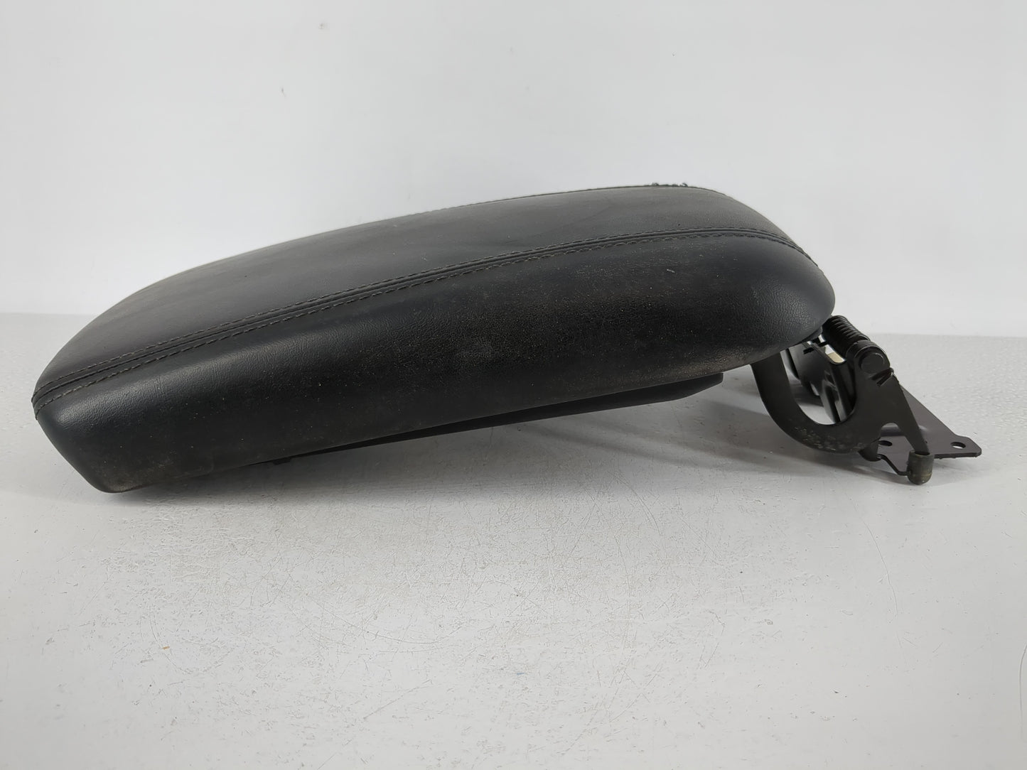 2015-2017 Chrysler 200 Center Console Armrest Cover Lid Fits Fits 2015 2016 2017 OEM Used Auto Parts - Oemusedautoparts1.com