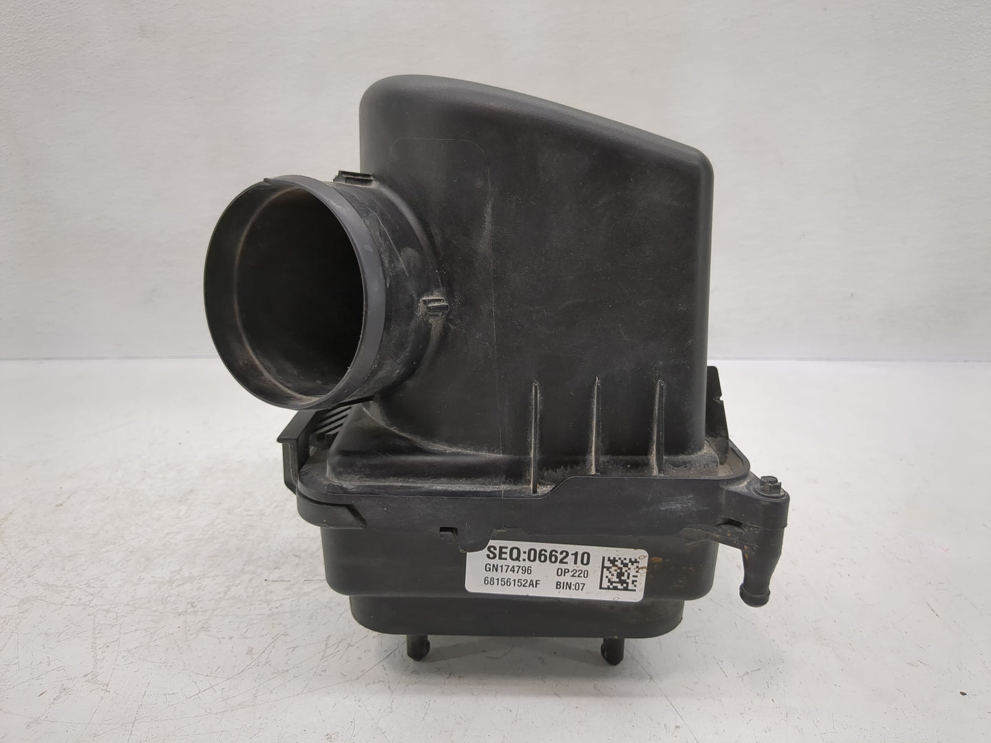2015-2017 Chrysler 200 Air Cleaner Intake-duct Hose Tube 1122894 - Oemusedautoparts1.com