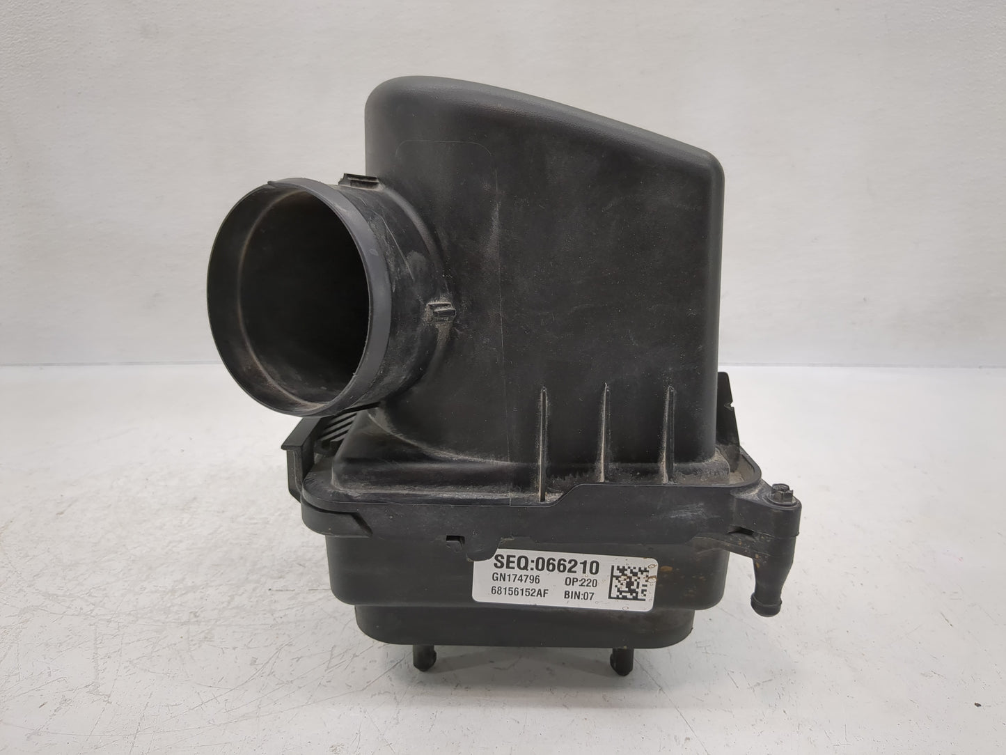 2015-2017 Chrysler 200 Air Cleaner Intake-duct Hose Tube 1122894 - Oemusedautoparts1.com
