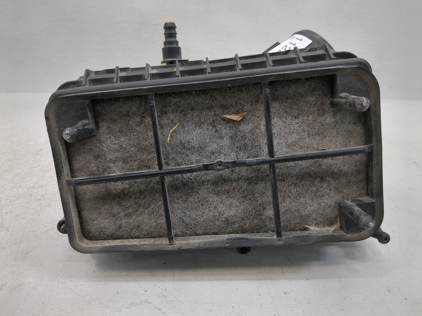 2015-2017 Chrysler 200 Air Cleaner Intake-duct Hose Tube 1122894 - Oemusedautoparts1.com