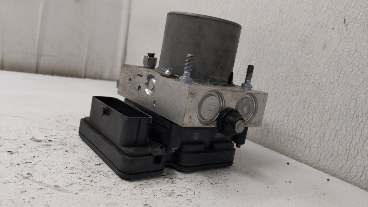 2016 Chrysler 200 Anti-Lock Brake ABS Pump Module Actuator OEM P/N:68267002AC Fits OEM Used Auto Parts - Oemusedautoparts1.c