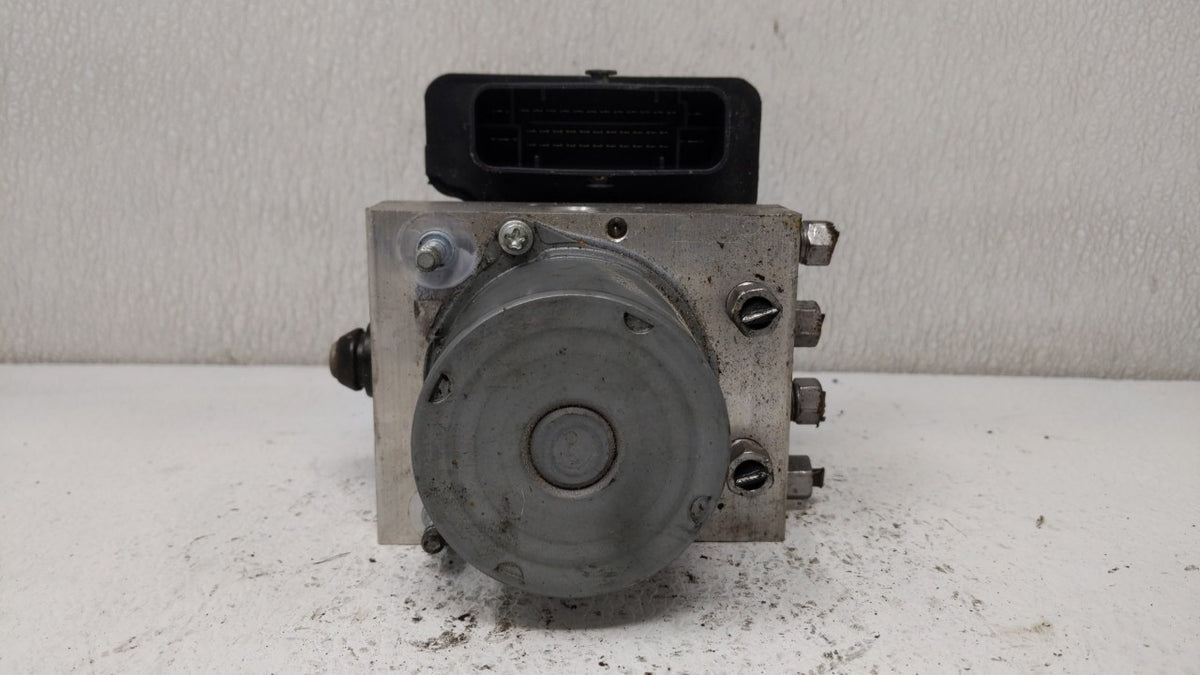 2016 Chrysler 200 Anti-Lock Brake ABS Pump Module Actuator OEM P/N:68267002AC Fits OEM Used Auto Parts - Oemusedautoparts1.c