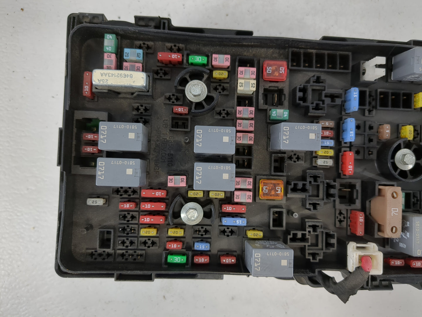 2016-2017 Chrysler 200 Fusebox Fuse Box Panel Relay Module P/N:6356-5110 Fits Fits 2016 2017 OEM Used Auto Parts - Oemusedau