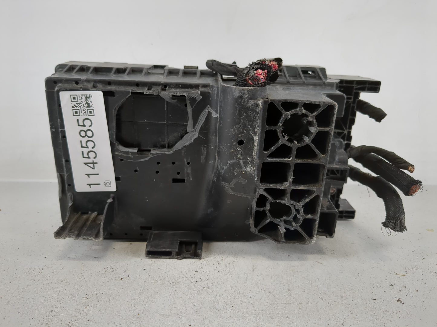 2016-2017 Chrysler 200 Fusebox Fuse Box Panel Relay Module P/N:6356-5110 Fits Fits 2016 2017 OEM Used Auto Parts - Oemusedau