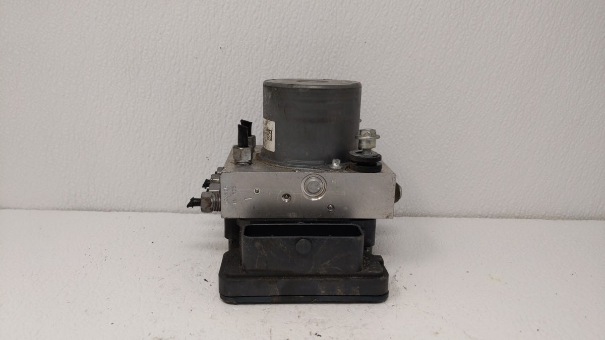 2016 Chrysler 200 ABS Pump Control Module Replacement P/N:68267002AC Fits OEM Used Auto Parts - Oemusedautoparts1.com