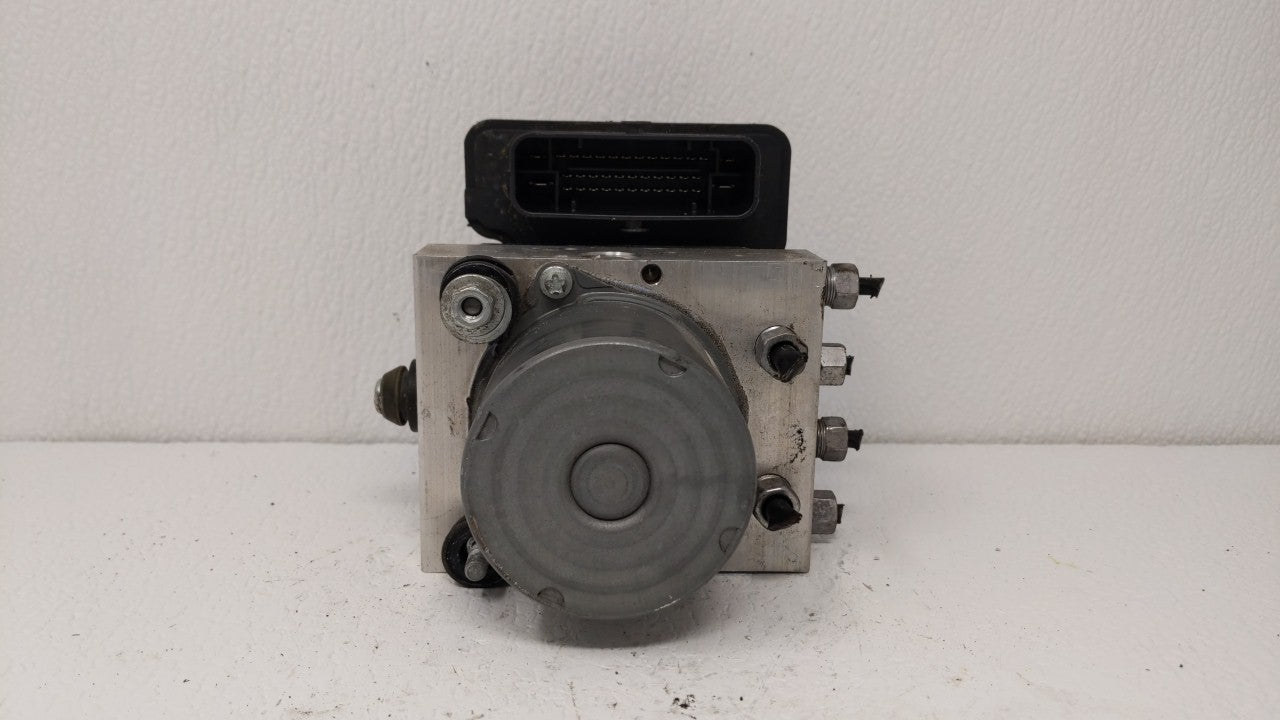 2016 Chrysler 200 ABS Pump Control Module Replacement P/N:68267002AC Fits OEM Used Auto Parts - Oemusedautoparts1.com