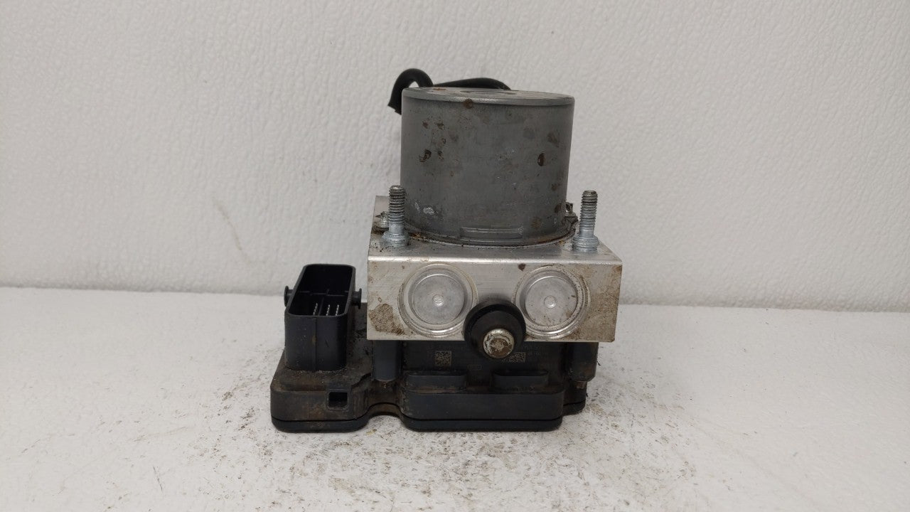 2016 Chrysler 200 ABS Pump Control Module Replacement P/N:68267002AC Fits OEM Used Auto Parts - Oemusedautoparts1.com