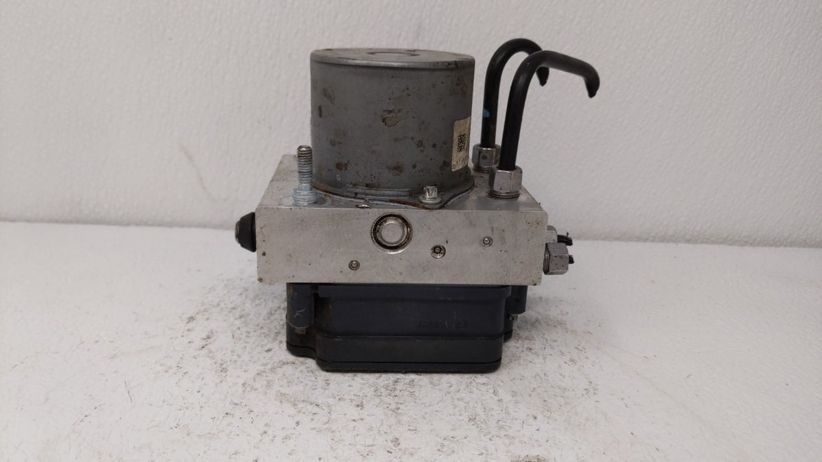 2016 Chrysler 200 Anti-Lock Brake ABS Pump Module Actuator OEM P/N:68267002AC Fits OEM Used Auto Parts - Oemusedautoparts1.c