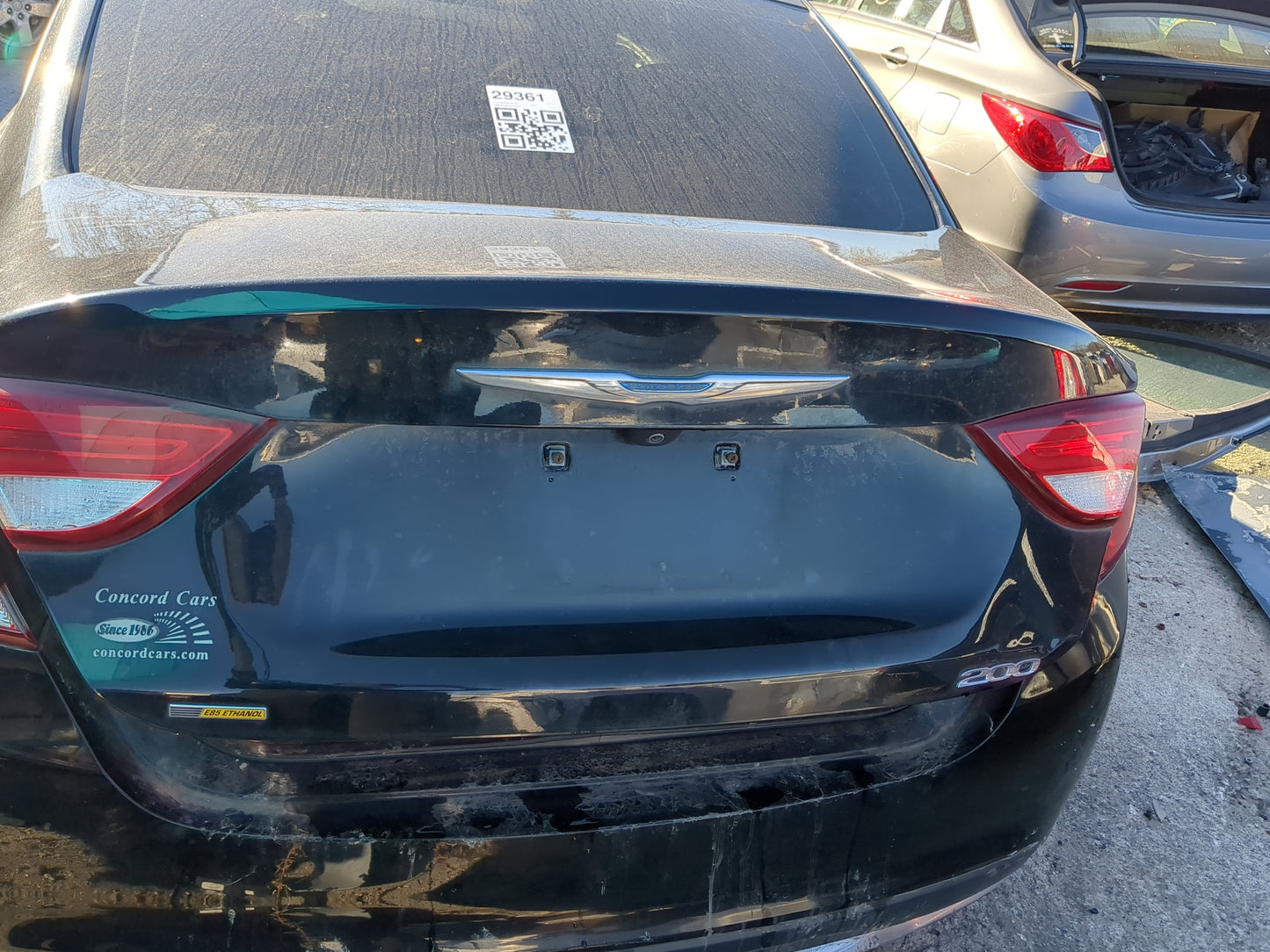 2015-2017 Chrysler 200 Trunk/decklid/hatch/tailgate Oem 1229865 - Oemusedautoparts1.com