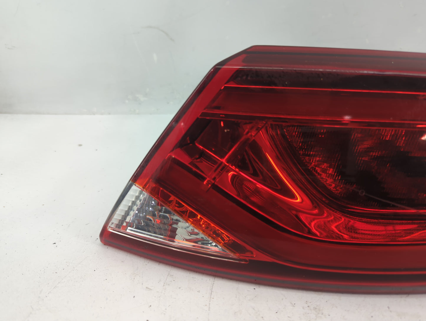 2015-2016 Chrysler 200 Tail Light Assembly Passenger Right OEM Fits Fits 2015 2016 OEM Used Auto Parts - Oemusedautoparts1.c