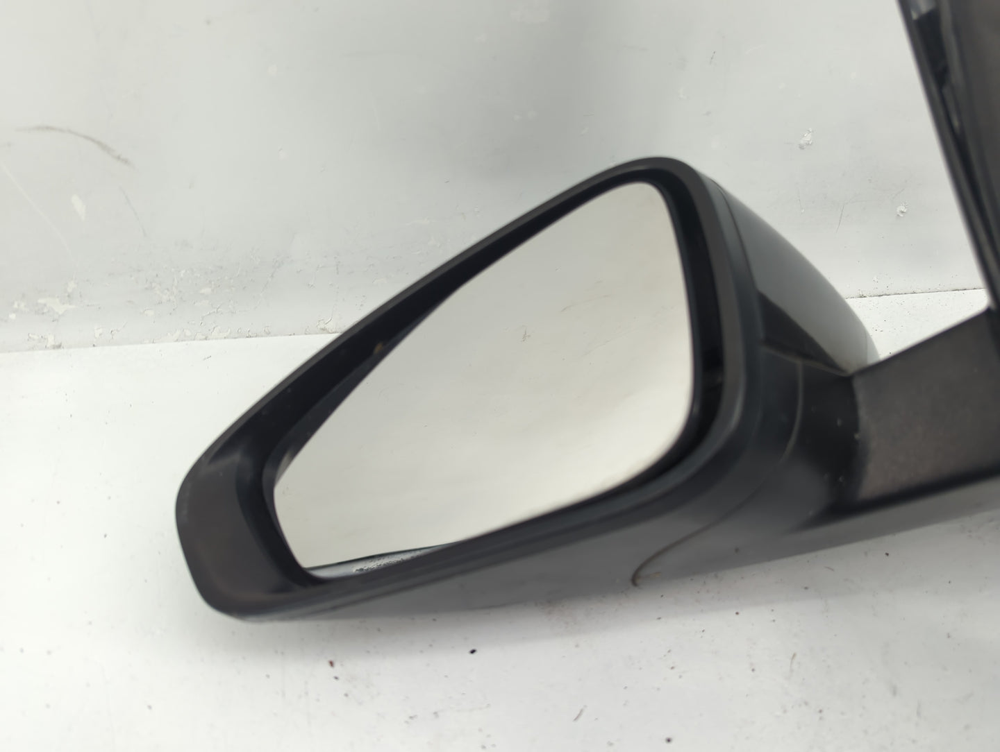 2015-2017 Chrysler 200 Driver Side View Mirror - Left Door Mirror OEM Used - Oemusedautoparts1.com