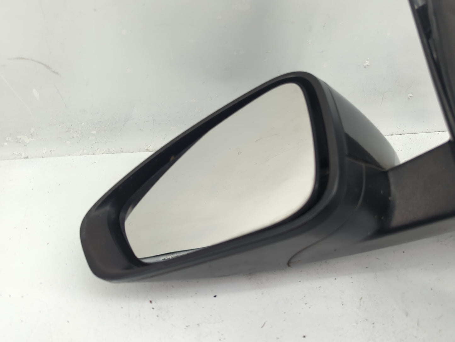 2015-2017 Chrysler 200 Driver Side View Mirror - Left Door Mirror OEM Used - Oemusedautoparts1.com