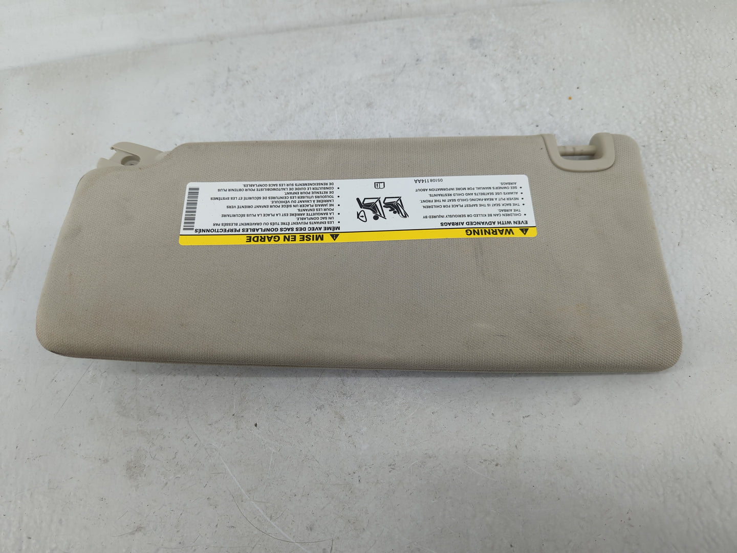 2016-2017 Chrysler 200 Sun Visor Shade Replacement Passenger Right Mirror Fits Fits 2016 2017 OEM Used Auto Parts - Oemuseda