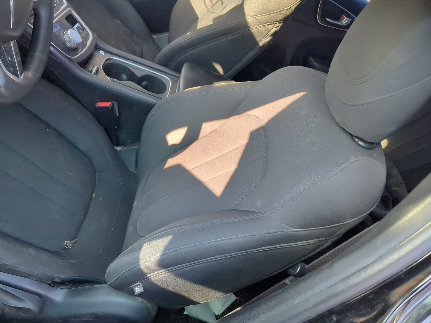 2015-2017 Chrysler 200 Driver Front Seat Oem 1229954 - Oemusedautoparts1.com