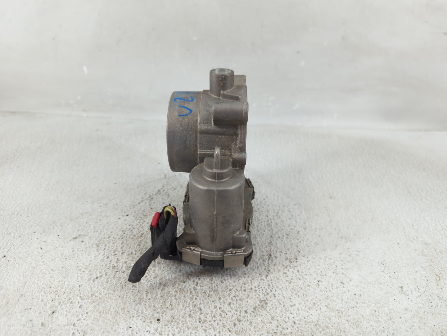 2015-2017 Chrysler 200 Throttle Body P/N:04891970AB Fits Fits 2014 2015 2016 2017 2018 2019 2020 2021 2022 OEM Used Auto Par