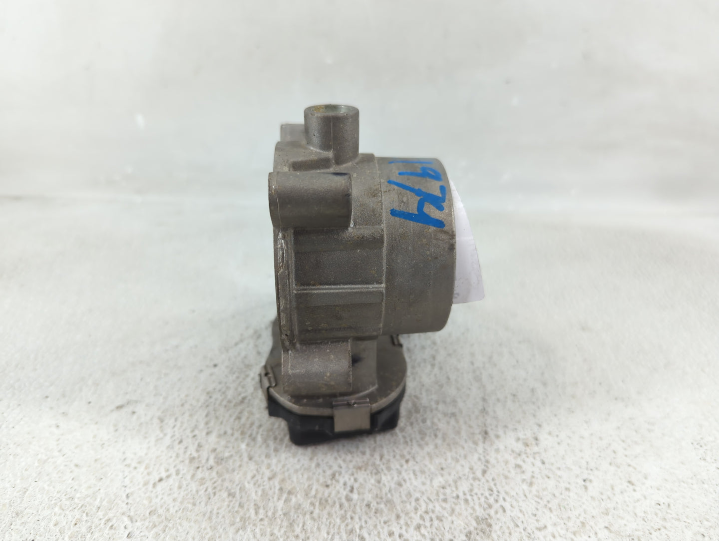 2015-2017 Chrysler 200 Throttle Body P/N:04891970AB Fits Fits 2014 2015 2016 2017 2018 2019 2020 2021 2022 OEM Used Auto Par