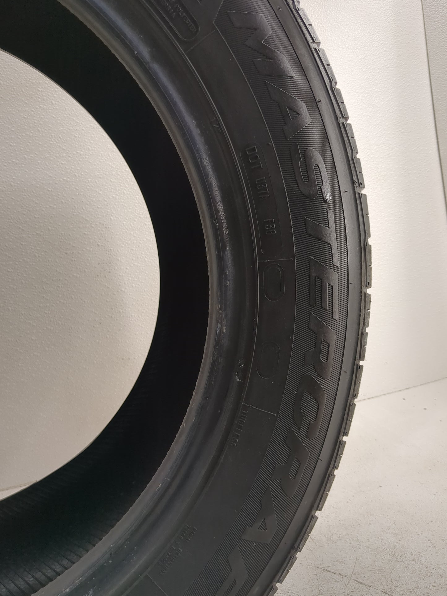 Used Tire 235/55R17 MASTERCRAFT STRATUS AS 99H - Tread Depth 8/32 - Oemusedautoparts1.com