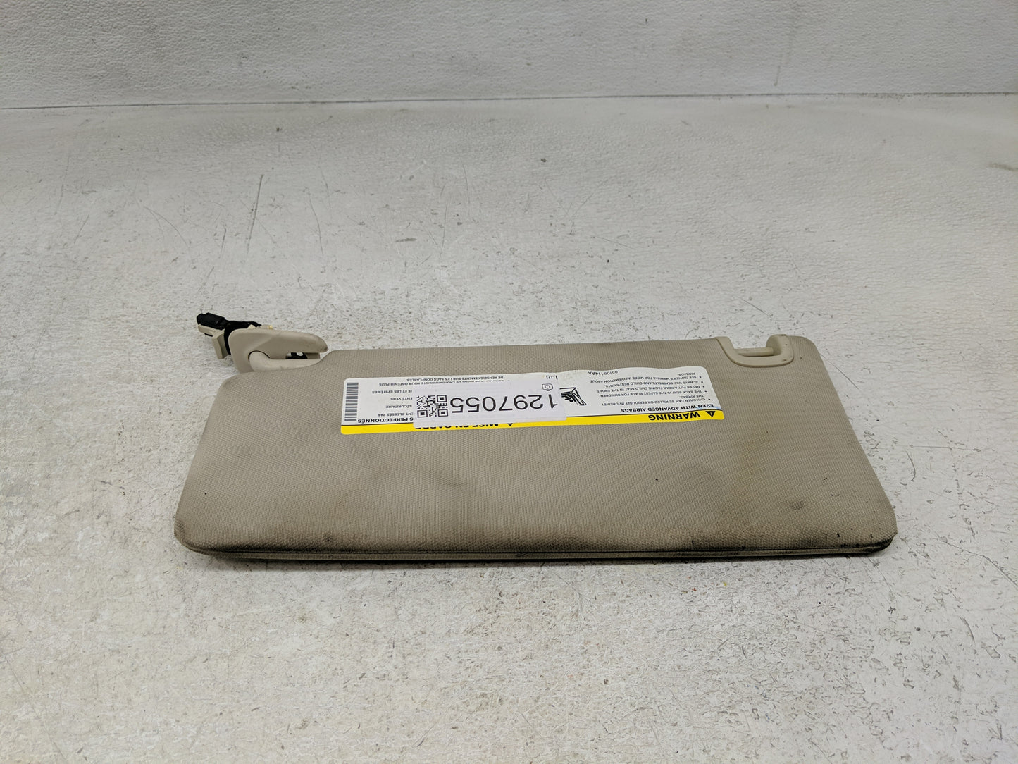 2016-2017 Chrysler 200 Sun Visor Shade Replacement Passenger Right Mirror Fits Fits 2016 2017 OEM Used Auto Parts - Oemuseda