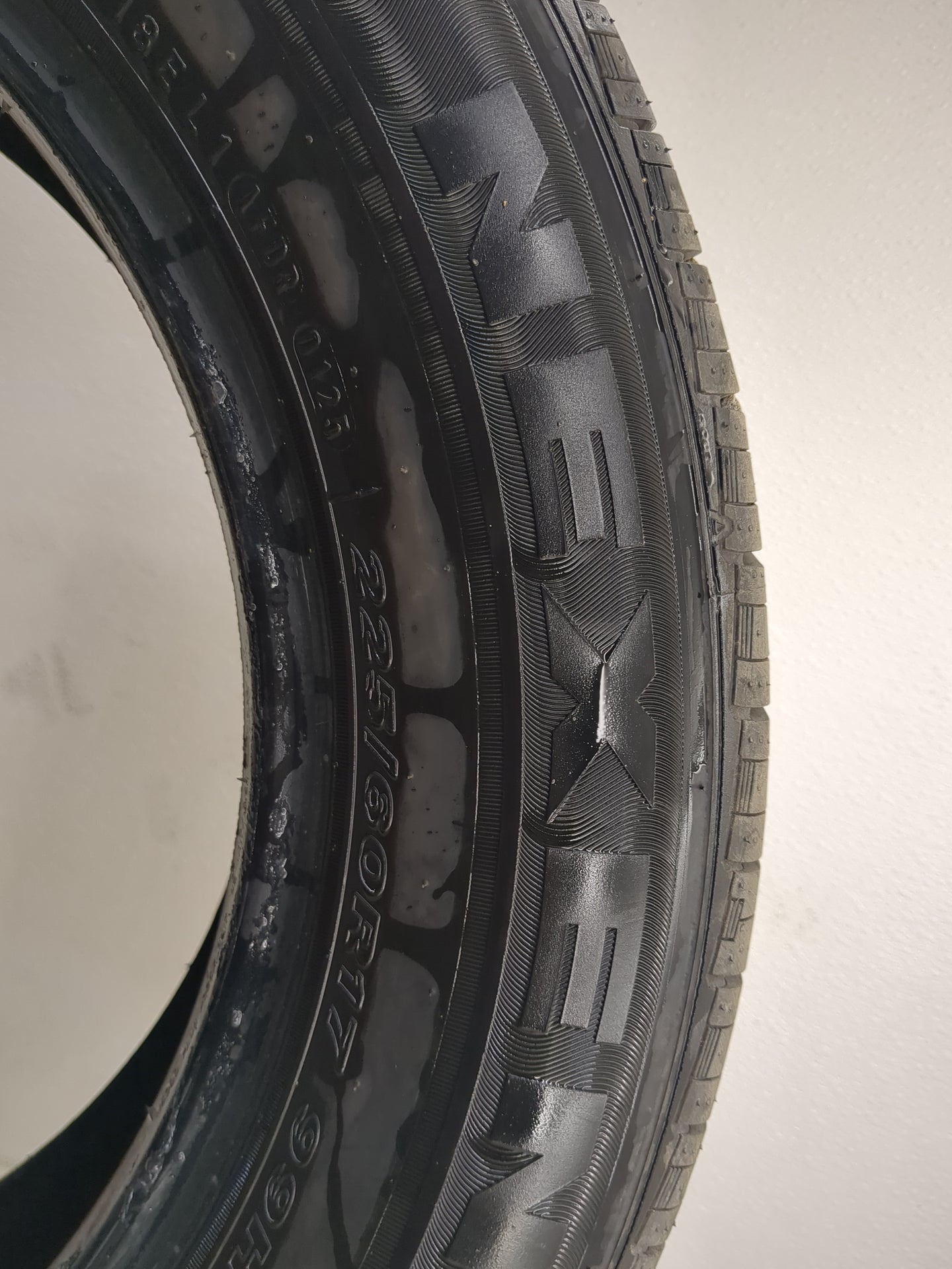 Used Tire 225/60R17 NEXEN N5000 PLUS 99H - Tread Depth 10/32 - Oemusedautoparts1.com