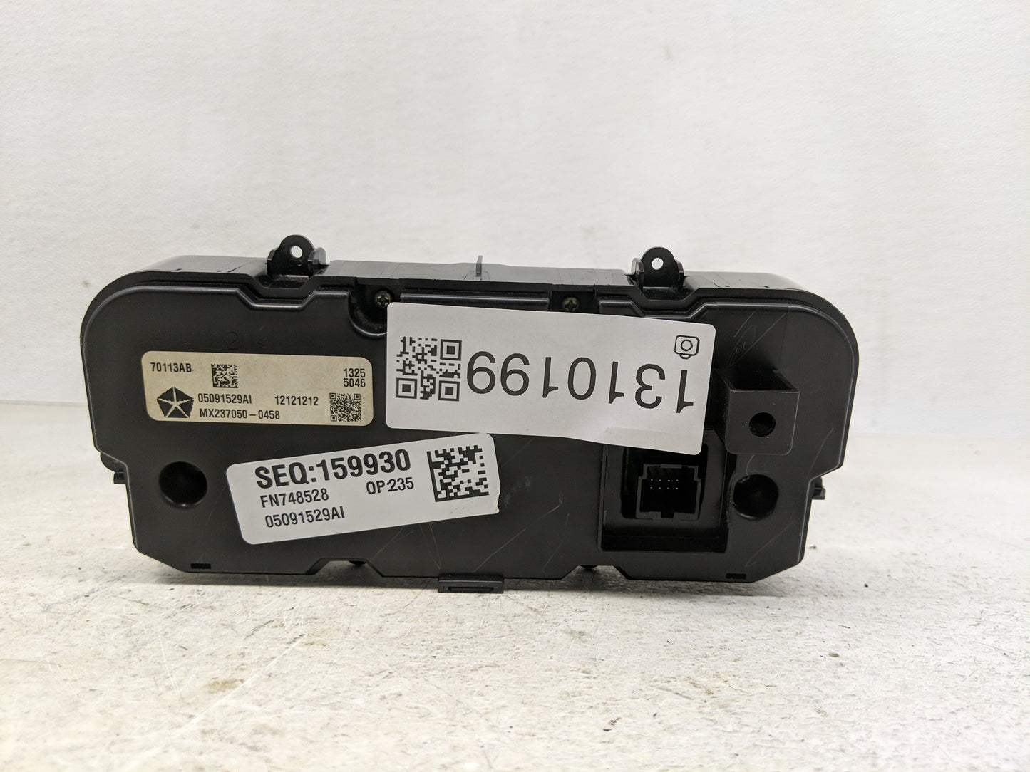 2016-2017 Chrysler 200 Climate Control Module Temperature AC/Heater Replacement P/N:05091529AI Fits Fits 2016 2017 OEM Used 