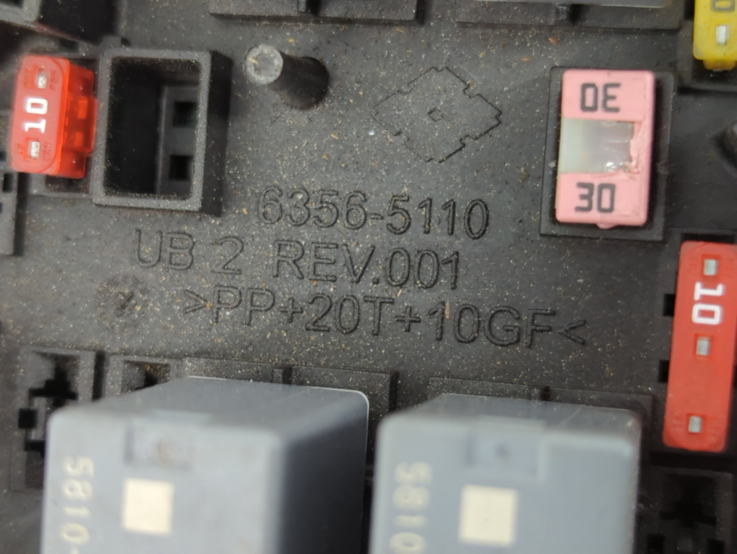 2016-2017 Chrysler 200 Fusebox Fuse Box Panel Relay Module P/N:6356-5110 Fits Fits 2016 2017 OEM Used Auto Parts - Oemusedau