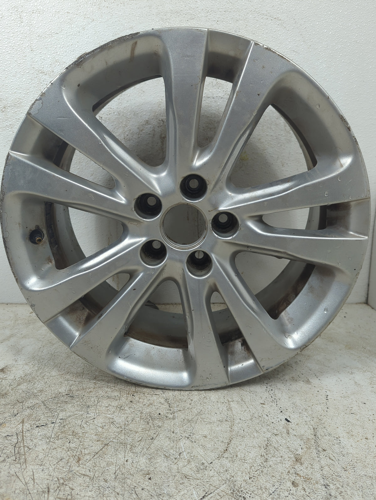 2015-2017 Chrysler 200 Oem Wheel Rim 1401512 - Oemusedautoparts1.com