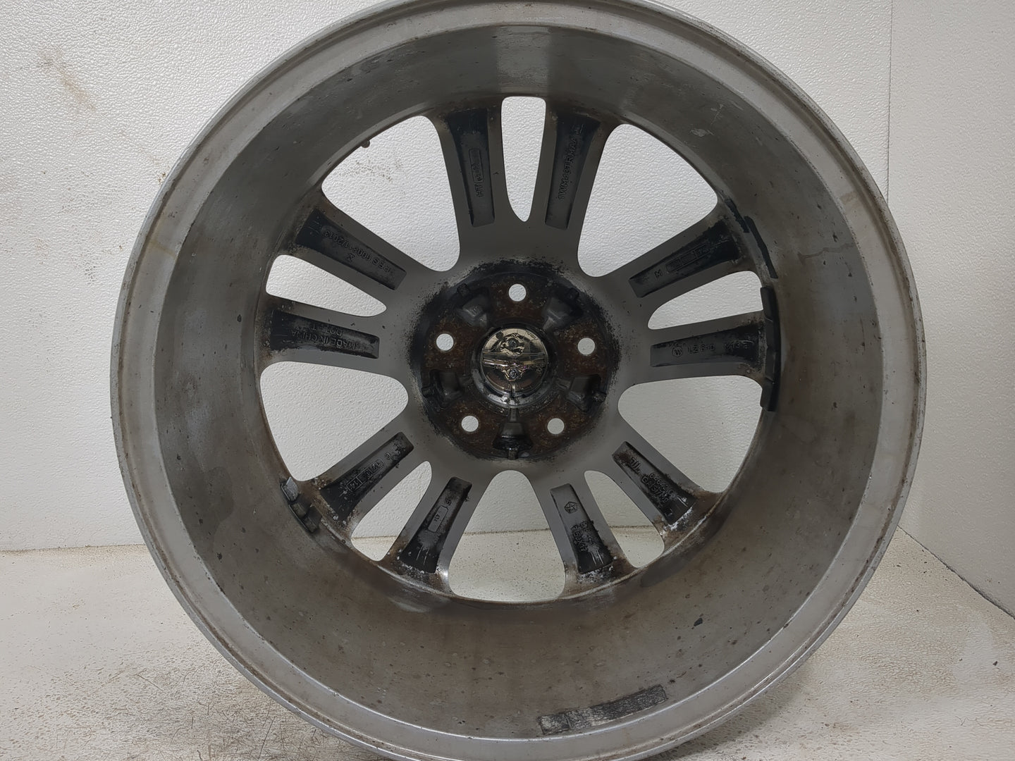 2015-2017 Chrysler 200 Oem Wheel Rim 1401514 - Oemusedautoparts1.com