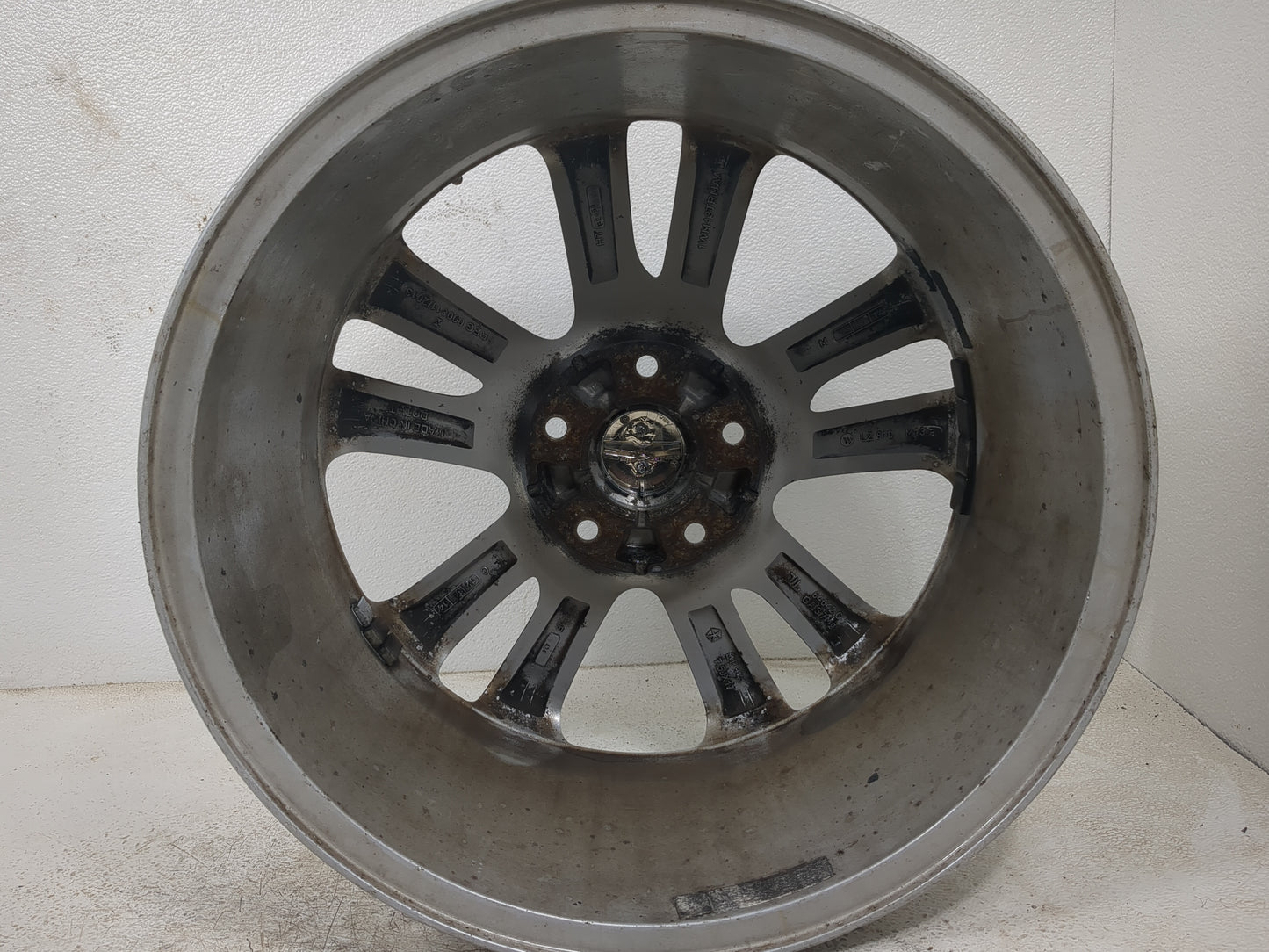 2015-2017 Chrysler 200 Oem Wheel Rim 1401514 - Oemusedautoparts1.com