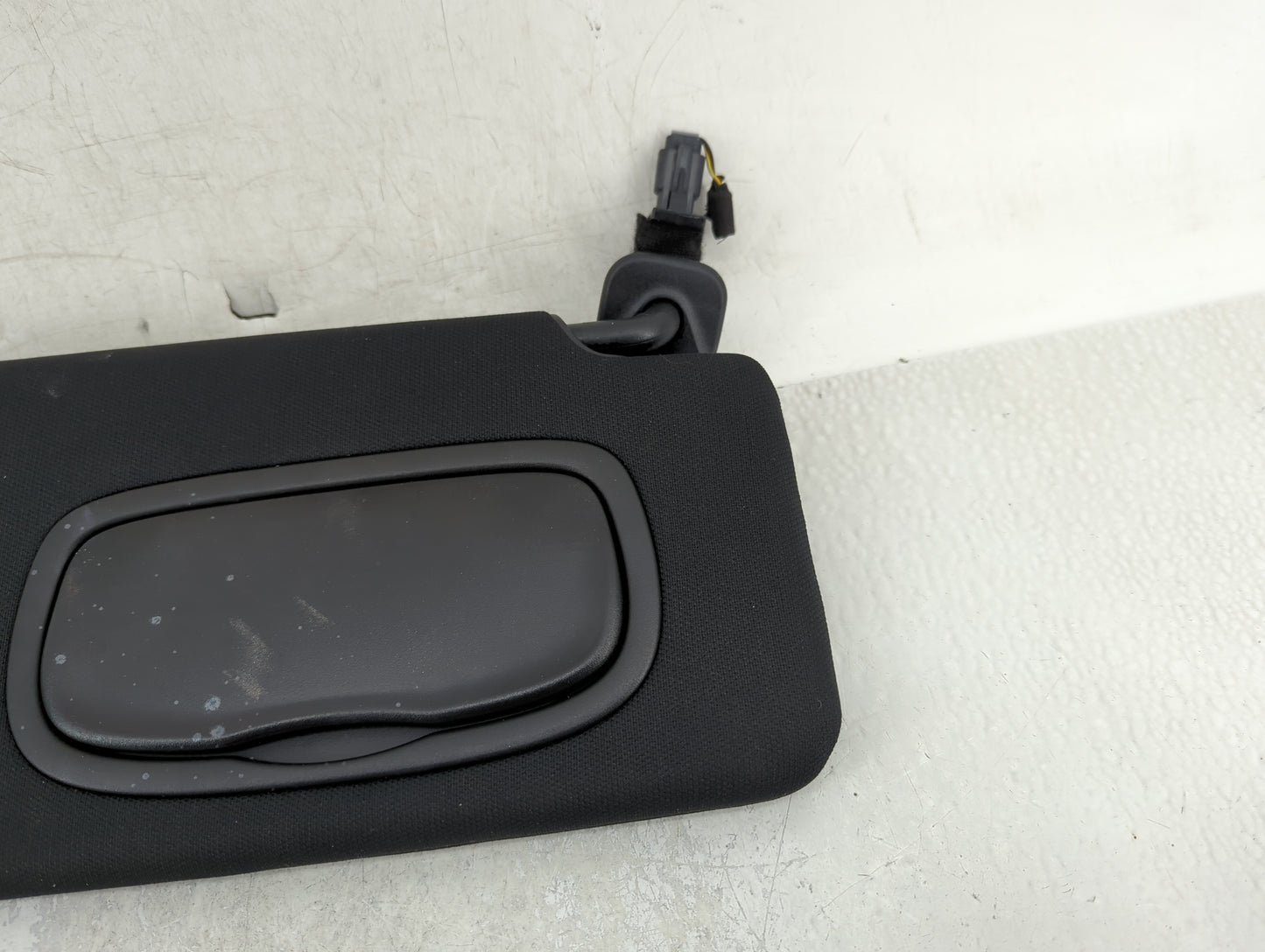 2016-2017 Chrysler 200 Sun Visor Shade Replacement Passenger Right Mirror Fits Fits 2016 2017 OEM Used Auto Parts - Oemuseda