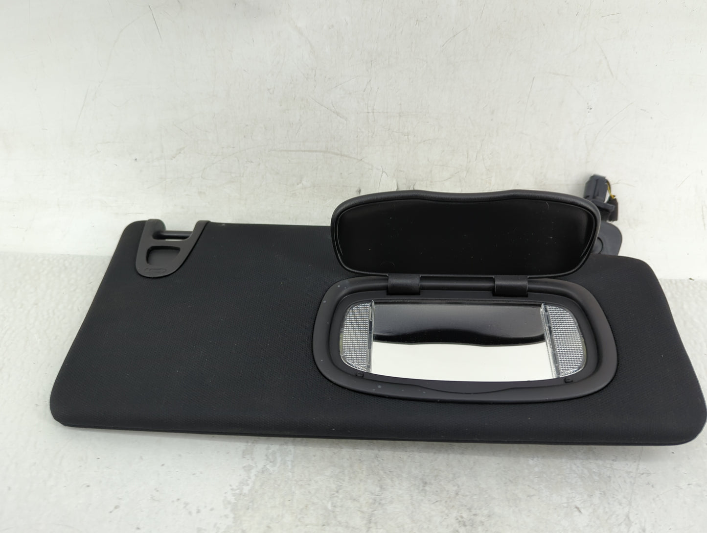 2016-2017 Chrysler 200 Sun Visor Shade Replacement Passenger Right Mirror Fits Fits 2016 2017 OEM Used Auto Parts - Oemuseda