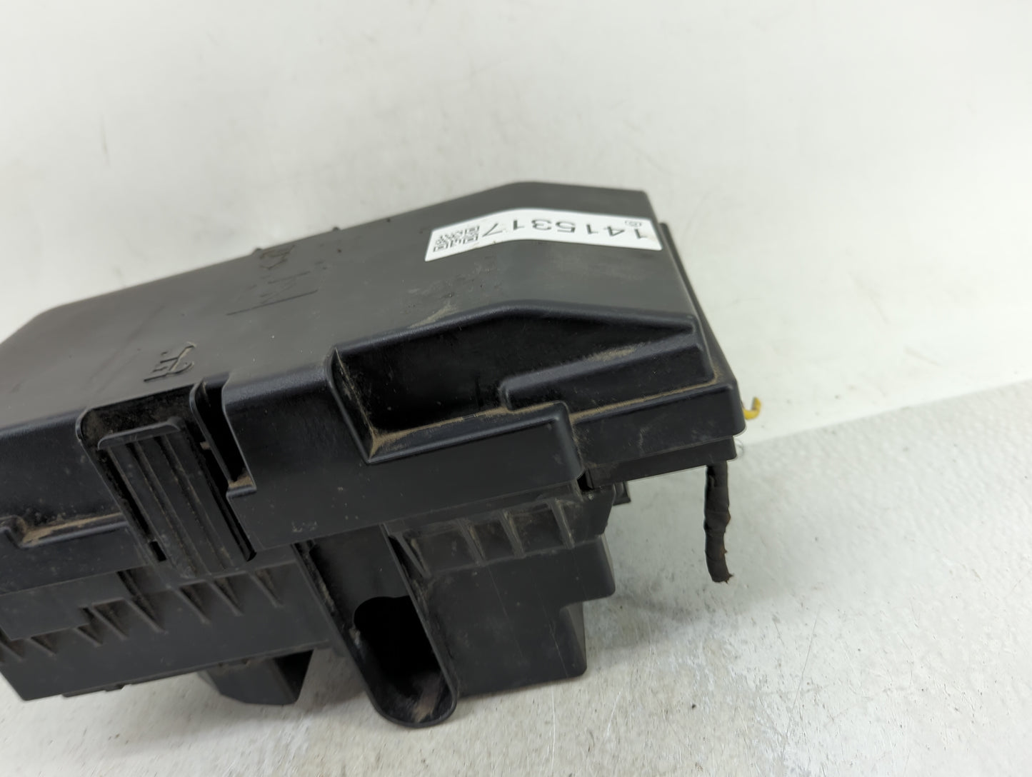 2016-2017 Chrysler 200 Fusebox Fuse Box Panel Relay Module Fits Fits 2016 2017 OEM Used Auto Parts - Oemusedautoparts1.com