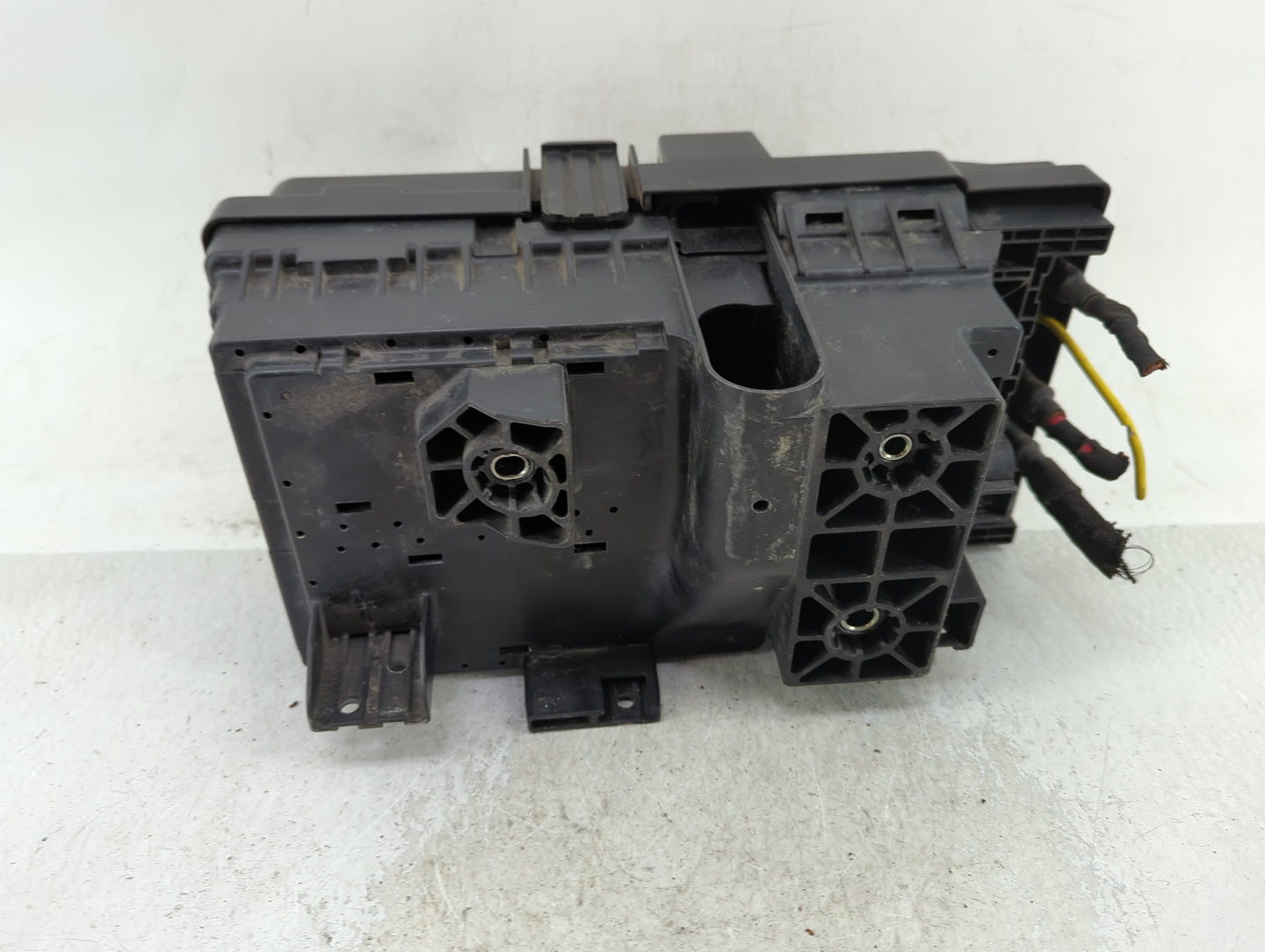 2016-2017 Chrysler 200 Fusebox Fuse Box Panel Relay Module Fits Fits 2016 2017 OEM Used Auto Parts - Oemusedautoparts1.com