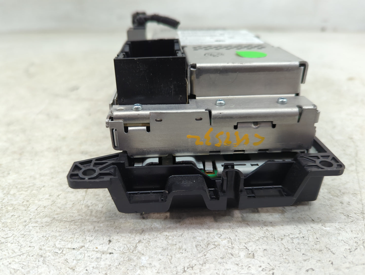 2016 Chrysler 200 Radio AM FM Cd Player Receiver Replacement P/N:68237069AC Fits OEM Used Auto Parts - Oemusedautoparts1.com