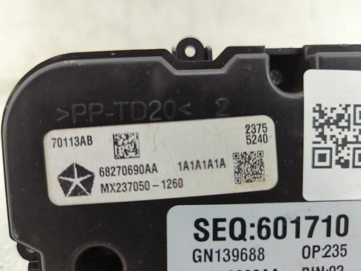2016-2017 Chrysler 200 Climate Control Module Temperature AC/Heater Replacement P/N:68270690AA MX237050-1260 Fits Fits 2016 