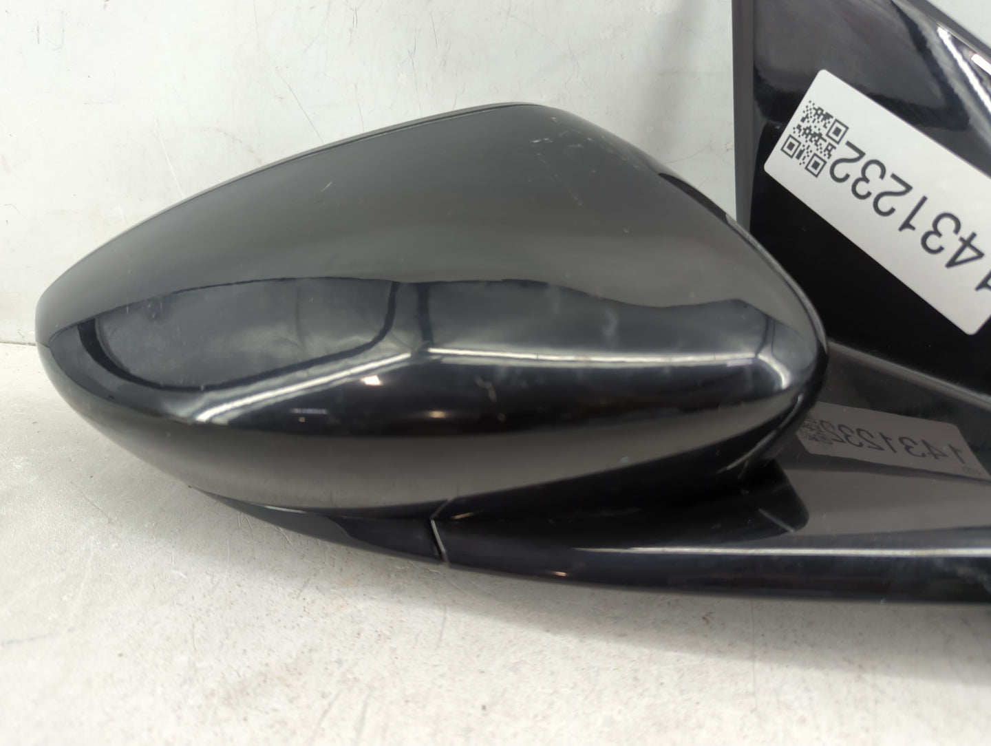 2015-2017 Chrysler 200 Driver Side View Mirror - Left Door Mirror OEM Used - Oemusedautoparts1.com