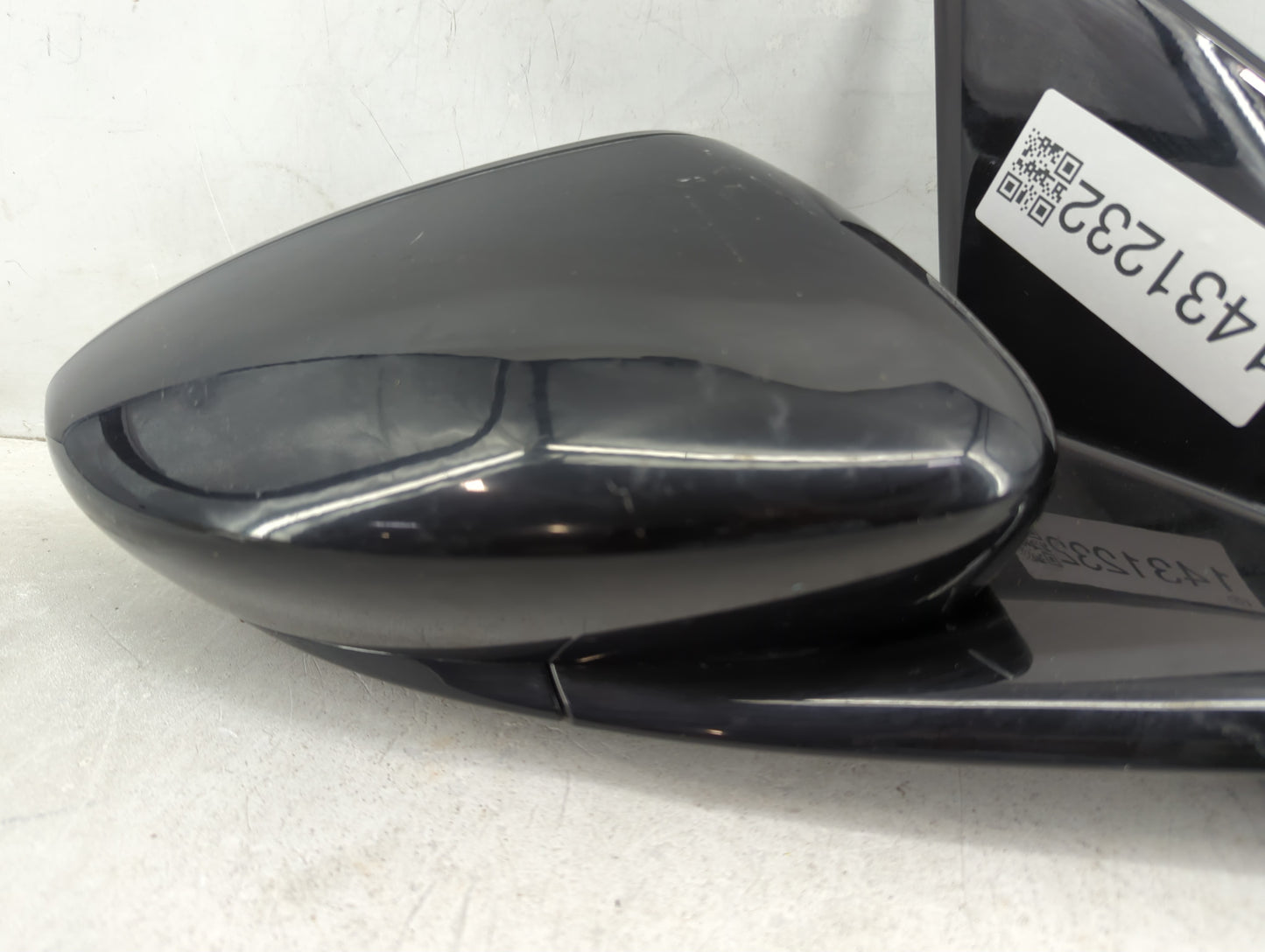 2015-2017 Chrysler 200 Driver Side View Mirror - Left Door Mirror OEM Used - Oemusedautoparts1.com