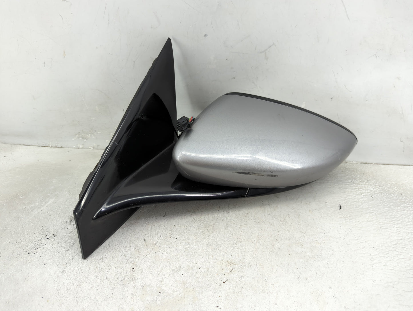 2015-2017 Chrysler 200 Driver Side View Mirror - Left Door Mirror OEM Used - Oemusedautoparts1.com