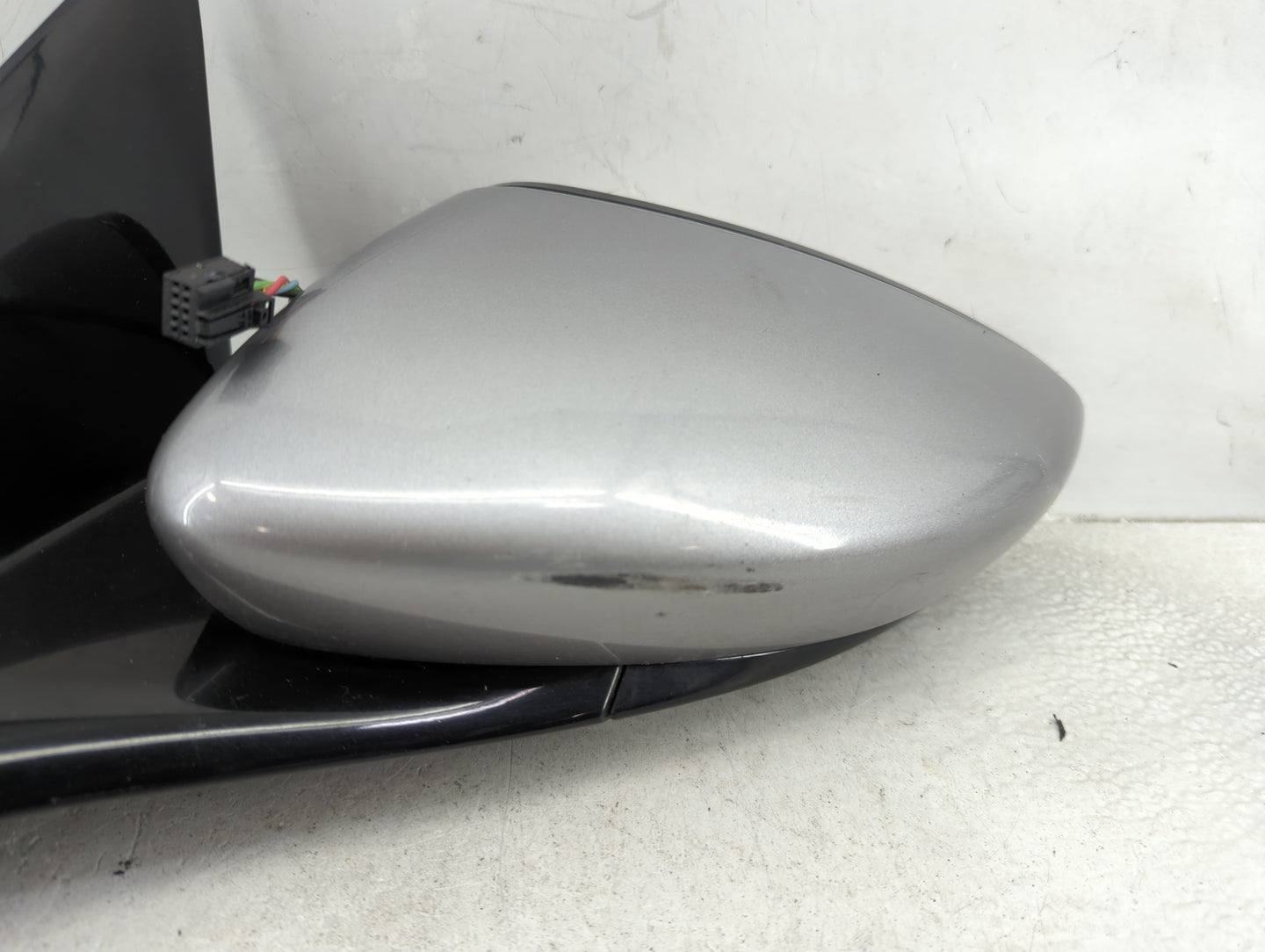 2015-2017 Chrysler 200 Driver Side View Mirror - Left Door Mirror OEM Used - Oemusedautoparts1.com