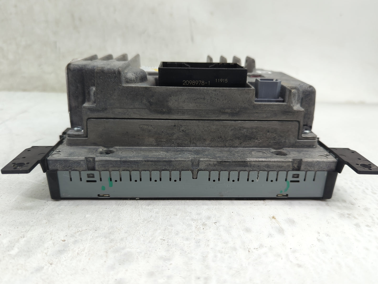 2015 Chrysler 200 Radio AM FM Cd Player Receiver Replacement P/N:68190256AD 68190256AE, QHG-BE2801, 6434C-BE2801, 2098978-1 